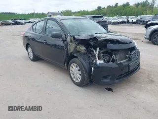 2014 Nissan Versa SV z VIN 3N1CN7AP4EL811560, wystawiony jako IAAI lot #42285287 z przebiegiem 274 909 mil mil oraz . Historia ofert i sprzedaży dostępna na DreamBid. Obrazek 1.
