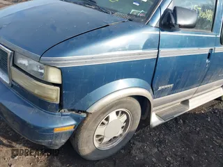 2002 GMC Safari z VIN 1GDDM19X22B514706, wystawiony jako IAAI lot #41647881 z przebiegiem Nie podano mil oraz . Historia ofert i sprzedaży dostępna na DreamBid. Obrazek 6.