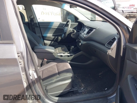 2017 Hyundai Tucson SE z VIN KM8J33A48HU253405, wystawiony jako IAAI lot #42097849 z przebiegiem 129 397 mil mil oraz . Historia ofert i sprzedaży dostępna na DreamBid. Obrazek 5.