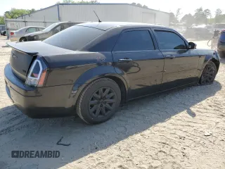 2008 Chrysler 300 LX z VIN 2C3KA43R78H136273, wystawiony jako Copart lot #53509315 z przebiegiem 73 772 mil mil oraz Szkoda całkowita • Salvage title. Historia ofert i sprzedaży dostępna na DreamBid. Obrazek 3.