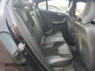 2015 Volvo S60 z VIN YV1902TG6F1307214, wystawiony jako Copart lot #57977025 z przebiegiem 111 135 mil mil oraz Szkoda całkowita • Salvage title. Historia ofert i sprzedaży dostępna na DreamBid. Obrazek 10.