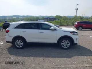 2020 Kia Sorento LX z VIN 5XYPGDA3XLG629029, wystawiony jako IAAI lot #42295788 z przebiegiem 53 388 mil mil oraz . Historia ofert i sprzedaży dostępna na DreamBid. Obrazek 13.