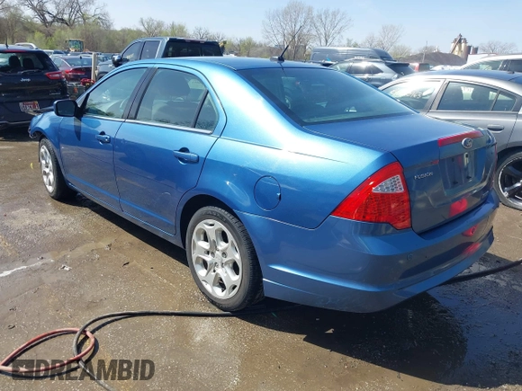 2010 Ford Fusion SE z VIN 3FAHP0HA0AR355625, wystawiony jako IAAI lot #41938652 z przebiegiem 157 660 mil mil oraz . Historia ofert i sprzedaży dostępna na DreamBid. Obrazek 3.