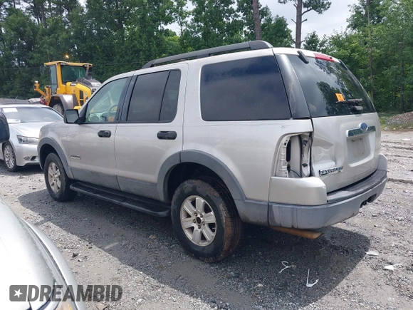 2006 Ford Explorer XLT with VIN 1FMEU63E76UA68989, listed as a IAAI auction lot 42480391 with Not provided miles and . Bid and sale history available at DreamBid. Image 3.
