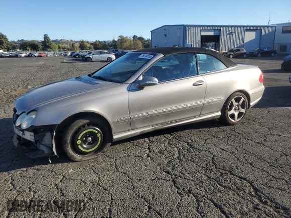 2005 Mercedes-Benz CLK 500 with VIN WDBTK75J05F137914, listed as a Copart auction lot 75536144 with 180,876 mi miles and Clean Title. Bid and sale history available at DreamBid. Image 1.