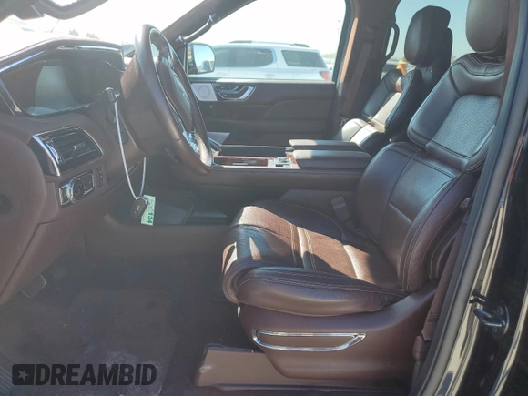 2020 Lincoln Navigator Black Label z VIN 5LMJJ3TTXLEL03828, wystawiony jako Copart lot #77517824 z przebiegiem 46 245 mil mil oraz Szkoda całkowita • Salvage title. Historia ofert i sprzedaży dostępna na DreamBid. Obrazek 7.