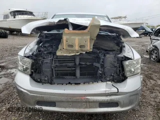 2018 Ram 1500 SLT z VIN 1C6RR6GG9JS317288, wystawiony jako Copart lot #50593095 z przebiegiem 128 698 mil mil oraz Szkoda całkowita • Salvage title. Historia ofert i sprzedaży dostępna na DreamBid. Obrazek 5.
