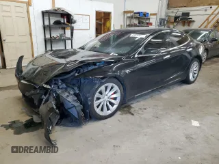 2019 Tesla Model S 100D z VIN 5YJSA1E46KF332553, wystawiony jako Copart lot #41532825 z przebiegiem 131 073 mil mil oraz Szkoda całkowita • Salvage title. Historia ofert i sprzedaży dostępna na DreamBid. Obrazek 1.