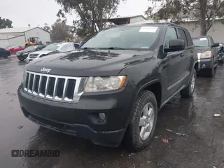 2011 Jeep Grand Cherokee Laredo z VIN 1J4RR4GG1BC566381, wystawiony jako IAAI lot #41547199 z przebiegiem 215 157 mil mil oraz . Historia ofert i sprzedaży dostępna na DreamBid. Obrazek 17.