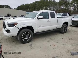 2022 Toyota Tacoma SR z VIN 3TYRZ5CN3NT018602, wystawiony jako Copart lot #48862955 z przebiegiem 26 200 mil mil oraz Szkoda całkowita • Salvage title. Historia ofert i sprzedaży dostępna na DreamBid. Obrazek 1.