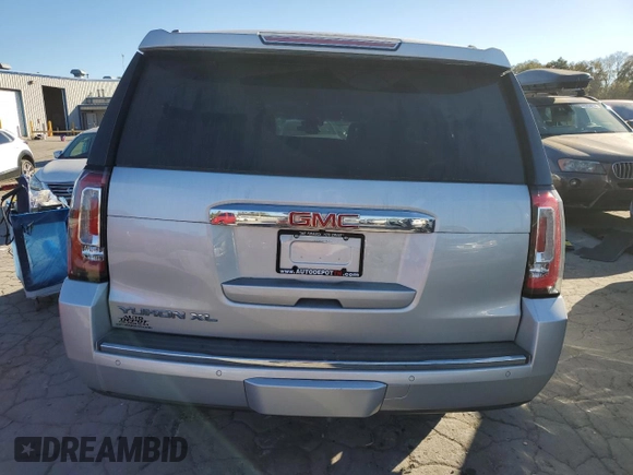 2016 GMC Yukon XL Denali with VIN 1GKS1HKJ9GR350005, listed as a Copart auction lot 76327064 with 94,556 mi miles and Salvage Title. Bid and sale history available at carsss.com. Image 6.