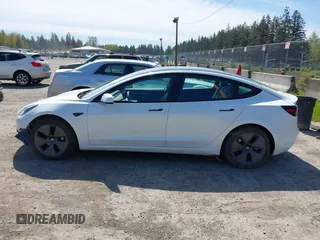 2023 Tesla Model 3 z VIN 5YJ3E1EA1PF558926, wystawiony jako IAAI lot #41958520 z przebiegiem 30 798 mil mil oraz . Historia ofert i sprzedaży dostępna na DreamBid. Obrazek 14.