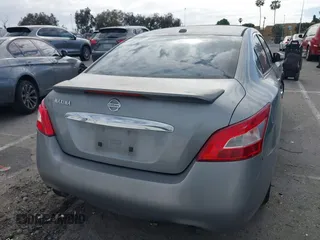 2009 Nissan Maxima SV z VIN 1N4AA51EX9C803098, wystawiony jako IAAI lot #42061535 z przebiegiem 140 576 mil mil oraz . Historia ofert i sprzedaży dostępna na DreamBid. Obrazek 16.
