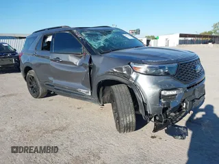 2023 Ford Explorer ST z VIN 1FM5K8GCXPGC06468, wystawiony jako IAAI lot #40992414 z przebiegiem 8 678 mil mil oraz . Historia ofert i sprzedaży dostępna na DreamBid. Obrazek 1.