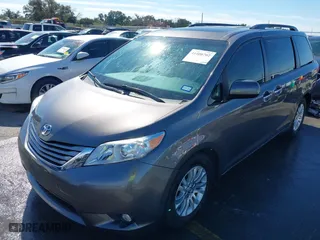 2016 Toyota Sienna XLE with VIN 5TDYK3DC7GS721667, listed as a IAAI auction lot 41400702 with 85,188 mi miles. Bid and sale history available at carsss.com. Image 20.