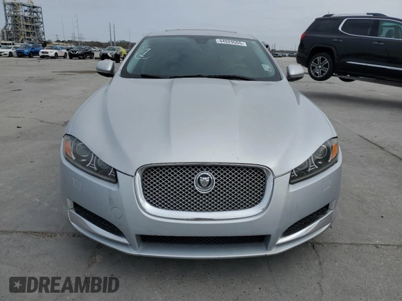 2012 Jaguar XF z VIN SAJWA0FB3CLS51714, wystawiony jako Copart lot #44529555 z przebiegiem Nie podano mil oraz Czysty tytuł • Clean title. Historia ofert i sprzedaży dostępna na DreamBid. Obrazek 5.