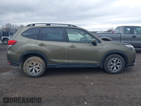 2023 Subaru Forester Premium with VIN JF2SKADC4PH482594, listed as a IAAI auction lot 41918872 with 32,577 mi miles. Bid and sale history available at carsss.com. Image 13.