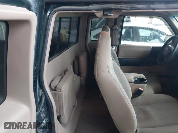 2002 Ford Ranger XL Fleet with VIN 1FTZR45EX2PA29301, listed as a IAAI auction lot 42400350 with 195,484 mi miles and . Bid and sale history available at DreamBid. Image 8.