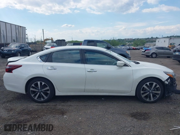 2017 Nissan Altima SR z VIN 1N4AL3AP5HC193030, wystawiony jako IAAI lot #42230730 z przebiegiem 93 001 mil mil oraz . Historia ofert i sprzedaży dostępna na DreamBid. Obrazek 12.