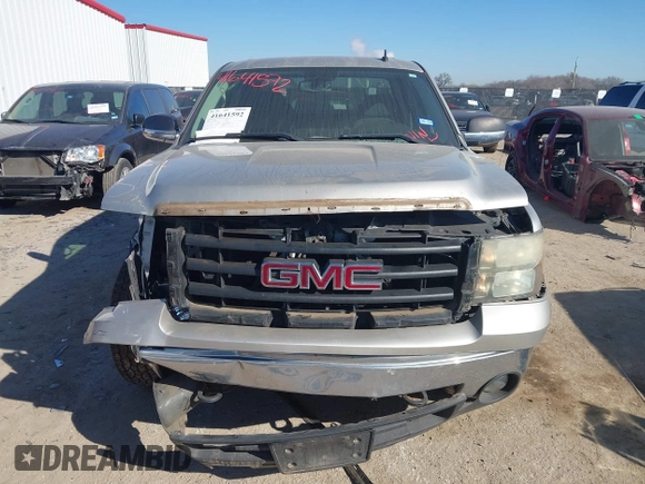 2008 GMC Sierra 1500 SLE1 z VIN 3GTEC13JX8G260212, wystawiony jako IAAI lot #41641592 z przebiegiem 186 365 mil mil oraz . Historia ofert i sprzedaży dostępna na DreamBid. Obrazek 12.