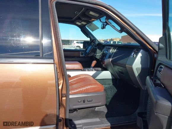 2012 Ford Expedition XLT with VIN 1FMJU1H52CEF24669, listed as a IAAI auction lot 41315230 with 175,399 mi miles. Bid and sale history available at carsss.com. Image 5.
