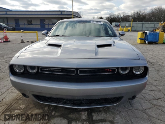 2016 Dodge Challenger 392 Hemi Scat Pack Shaker z VIN 2C3CDZFJ3GH349976, wystawiony jako Copart lot #45194535 z przebiegiem 107 978 mil mil oraz Czysty tytuł • Clean title. Historia ofert i sprzedaży dostępna na DreamBid. Obrazek 5.