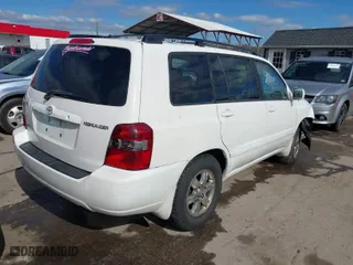 2006 Toyota Highlander w/3rd Row with VIN JTEDP21A560093649, listed as a IAAI auction lot 41815683 with 228,745 mi miles. Bid and sale history available at carsss.com. Image 4.