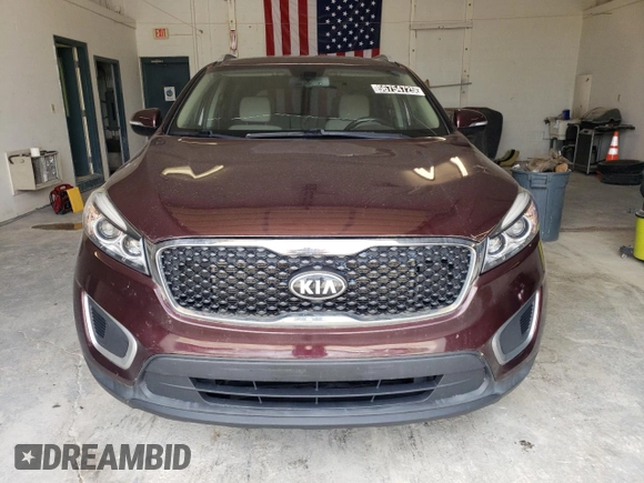 2017 Kia Sorento LX z VIN 5XYPGDA32HG220045, wystawiony jako Copart lot #56754725 z przebiegiem Nie podano mil oraz Czysty tytuł • Clean title. Historia ofert i sprzedaży dostępna na DreamBid. Obrazek 5.