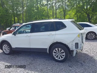 2018 Volkswagen Tiguan S с VIN 3VV1B7AX6JM052719, выставлен на аукционе IAAI как лот 42376937 с пробегом 91 429 миль миль и . История ставок и продаж доступна на DreamBid. Изображение 15.