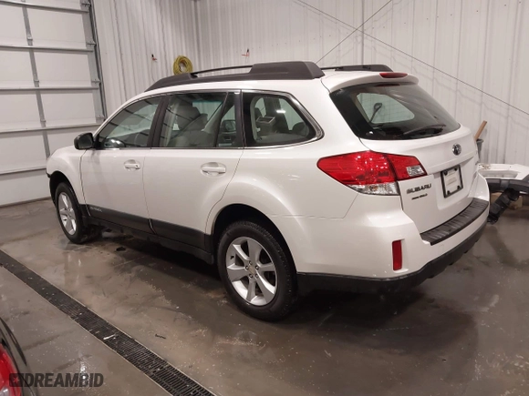2014 Subaru Outback 2.5i with VIN 4S4BRCAC8E3287808, listed as a IAAI auction lot 41706095 with 115,314 mi miles. Bid and sale history available at carsss.com. Image 3.