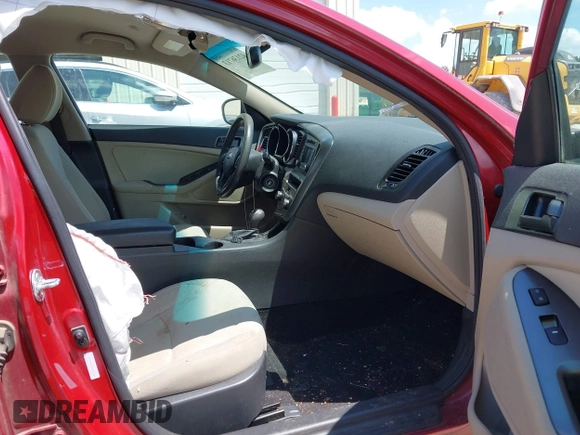 2013 Kia Optima LX z VIN 5XXGM4A73DG187566, wystawiony jako IAAI lot #42136713 z przebiegiem 73 406 mil mil oraz . Historia ofert i sprzedaży dostępna na DreamBid. Obrazek 5.