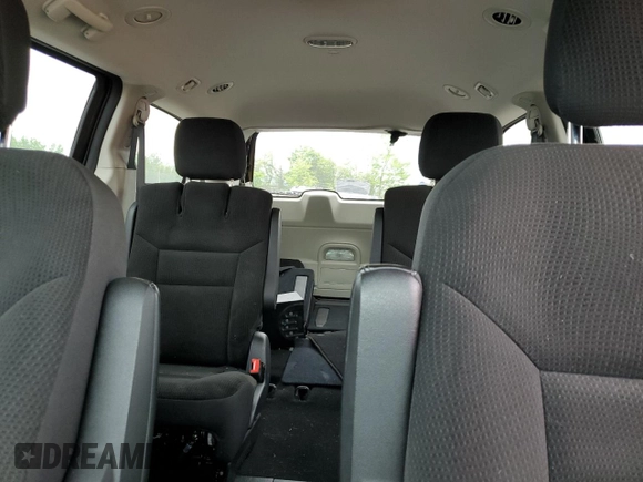2019 Dodge Grand Caravan SE with VIN 2C4RDGBG3KR754792, listed as a Copart auction lot 55473775 with 40,077 mi miles and Clean Title. Bid and sale history available at DreamBid. Image 10.
