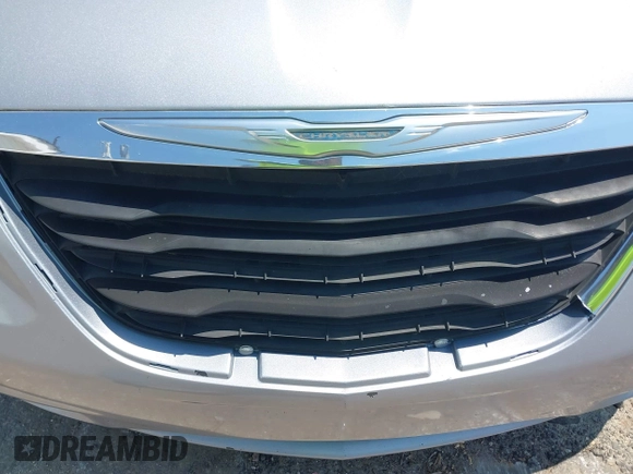 2013 Chrysler 200 Touring with VIN 1C3CCBBB6DN721743, listed as a IAAI auction lot 42079415 with 194,243 mi miles. Bid and sale history available at carsss.com. Image 6.