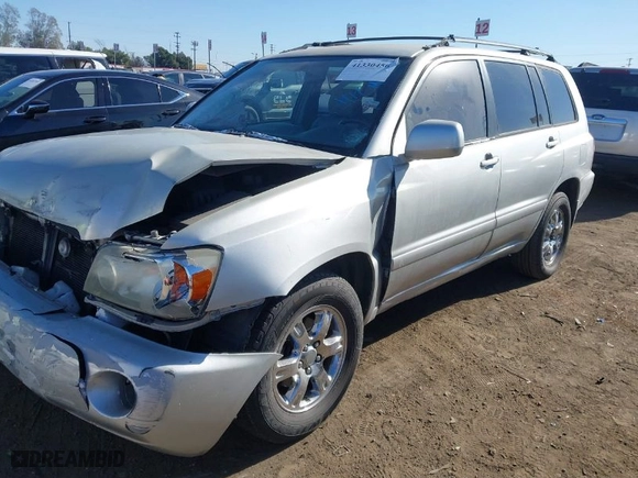 2006 Toyota Highlander w/3rd Row with VIN JTEDP21A660110877, listed as a IAAI auction lot 41330456 with 150,285 mi miles. Bid and sale history available at carsss.com. Image 2.