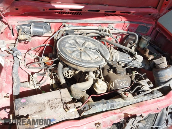 1983 Toyota Pickup z VIN JT4RN44R8D1137485, wystawiony jako IAAI lot #41741970 z przebiegiem 328 446 mil mil oraz . Historia ofert i sprzedaży dostępna na DreamBid. Obrazek 10.