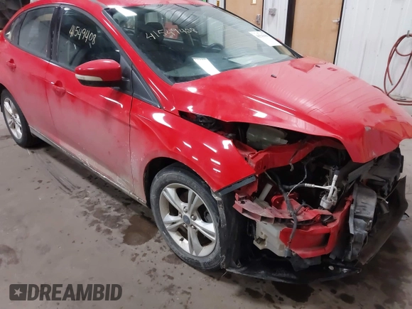 2013 Ford Focus SE z VIN 1FADP3F20DL352710, wystawiony jako IAAI lot #41549408 z przebiegiem 97 460 mil mil oraz . Historia ofert i sprzedaży dostępna na DreamBid. Obrazek 1.