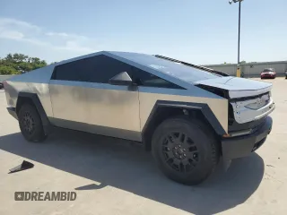 2024 Tesla Cybertruck z VIN 7G2CEHED5RA004336, wystawiony jako Copart lot #61506604 z przebiegiem 4743 mil mil oraz Szkody całkowita. Historia ofert i sprzedaży dostępna na DreamBid. Obrazek 4.