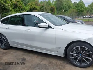 2019 BMW 6 Series 640i xDrive z VIN WBAJV6C56KBK09053, wystawiony jako IAAI lot #42108336 z przebiegiem 55 176 mil mil oraz . Historia ofert i sprzedaży dostępna na DreamBid. Obrazek 13.