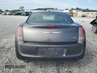 2014 Chrysler 300 S z VIN 2C3CCABGXEH373106, wystawiony jako Copart lot #56178895 z przebiegiem 100 064 mil mil oraz Szkoda całkowita • Salvage title. Historia ofert i sprzedaży dostępna na DreamBid. Obrazek 6.