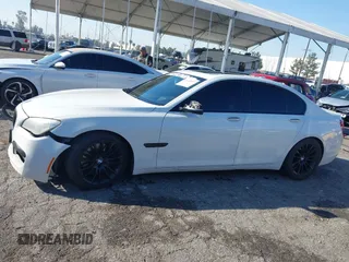2014 BMW 7 Series 750i с VIN WBAYA8C58ED228444, выставлен на аукционе IAAI как лот 41665037 с пробегом 165 663 миль миль и . История ставок и продаж доступна на DreamBid. Изображение 14.