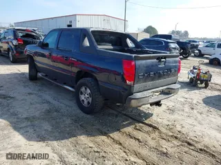 2005 Chevrolet Avalanche LS with VIN 3GNEC12Z25G212827, listed as a IAAI auction lot 41471381 with 314,023 mi miles. Bid and sale history available at carsss.com. Image 3.