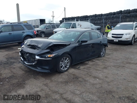 2021 Mazda 3 S with VIN 3MZBPAAL5MM254841, listed as a IAAI auction lot 41667796 with 27,640 mi miles and . Bid and sale history available at carsss.com. Image 2.