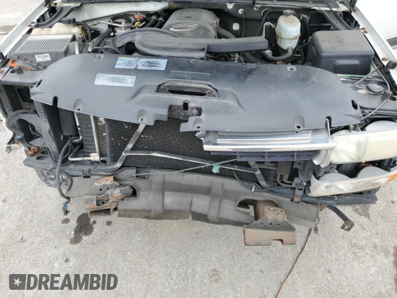 2005 Chevrolet Suburban LS with VIN 3GNEC16Z85G243106, listed as a Copart auction lot 82868994 with 192,142 mi miles and Salvage title. Bid and sale history available at DreamBid. Image 12.