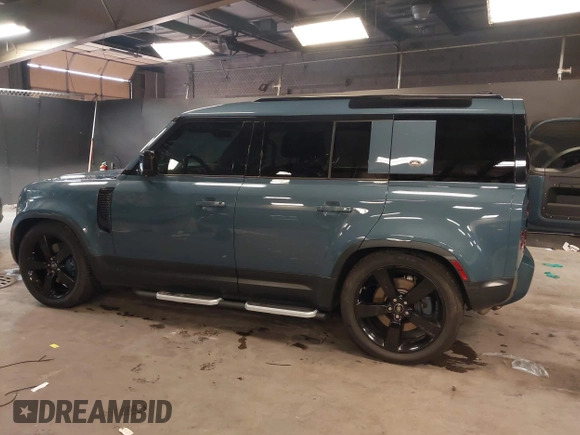 2020 Land Rover Defender HSE with VIN SALE97EUXL2011086, listed as a IAAI auction lot 40110059 with 44,472 mi miles and . Bid and sale history available at DreamBid. Image 3.