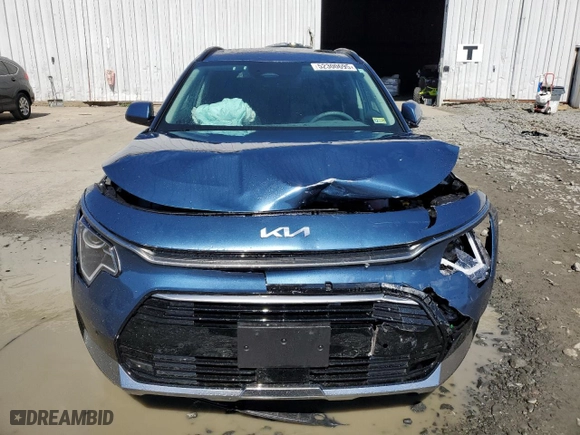 2025 Kia Niro SX Touring with VIN KNDCT3LEXS5235850, listed as a Copart auction lot 52300695 with 1,980 mi miles and Salvage Title. Bid and sale history available at carsss.com. Image 5.