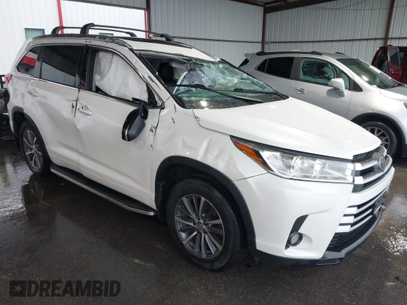 2018 Toyota Highlander SE with VIN 5TDKZRFH9JS536377, listed as a IAAI auction lot 42189368 with 71,979 mi miles and . Bid and sale history available at DreamBid. Image 1.