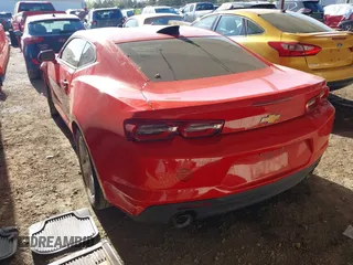 2021 Chevrolet Camaro 1LT с VIN 1G1FB1RS2M0127023, выставлен на аукционе IAAI как лот 41993382 с пробегом 65 121 миль миль и . История ставок и продаж доступна на DreamBid. Изображение 3.
