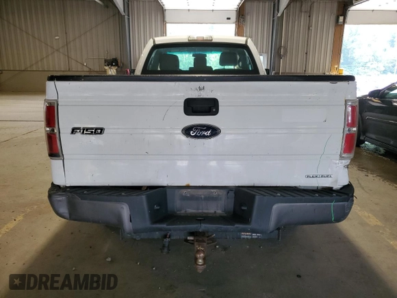2014 Ford F-150 XL с VIN 1FTNF1CF1EKF71261, выставлен на аукционе Copart как лот 60958835 с пробегом 108 383 миль миль и Списание • Salvage title. История ставок и продаж доступна на DreamBid. Изображение 6.
