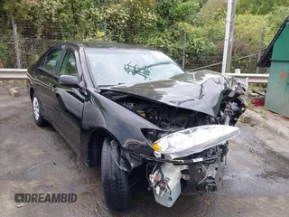 2005 Toyota Camry STD z VIN 4T1BE32K55U426868, wystawiony jako IAAI lot #42011220 z przebiegiem 154 065 mil mil oraz . Historia ofert i sprzedaży dostępna na DreamBid. Obrazek 1.