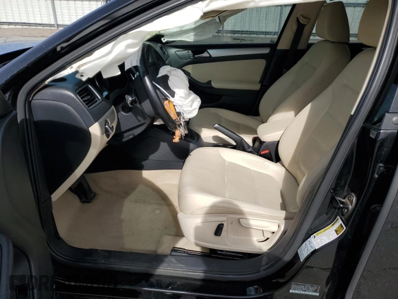 2014 Volkswagen Jetta SE с VIN 3VWD17AJ0EM332598, выставлен на аукционе Copart как лот 52392395 с пробегом 66 389 миль миль и Списание • Salvage title. История ставок и продаж доступна на DreamBid. Изображение 7.